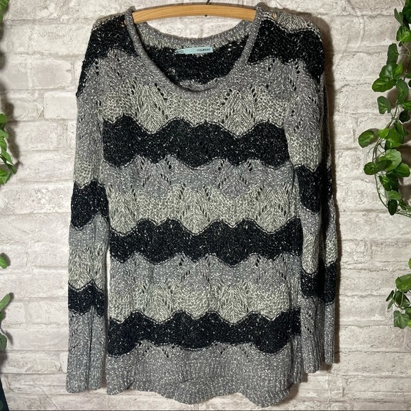 MAURICE’S Sweater‎ Women’s Sz M Black & Gray Sparkly Pullover - Picture 1 of 8
